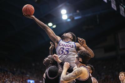 Azubuike Joins 1 000 Point Club In Kansas Men S Basketball Win