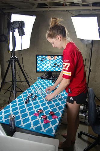 Alumna Elsa Rhae competes against YouTube vloggers in fine artistry ...