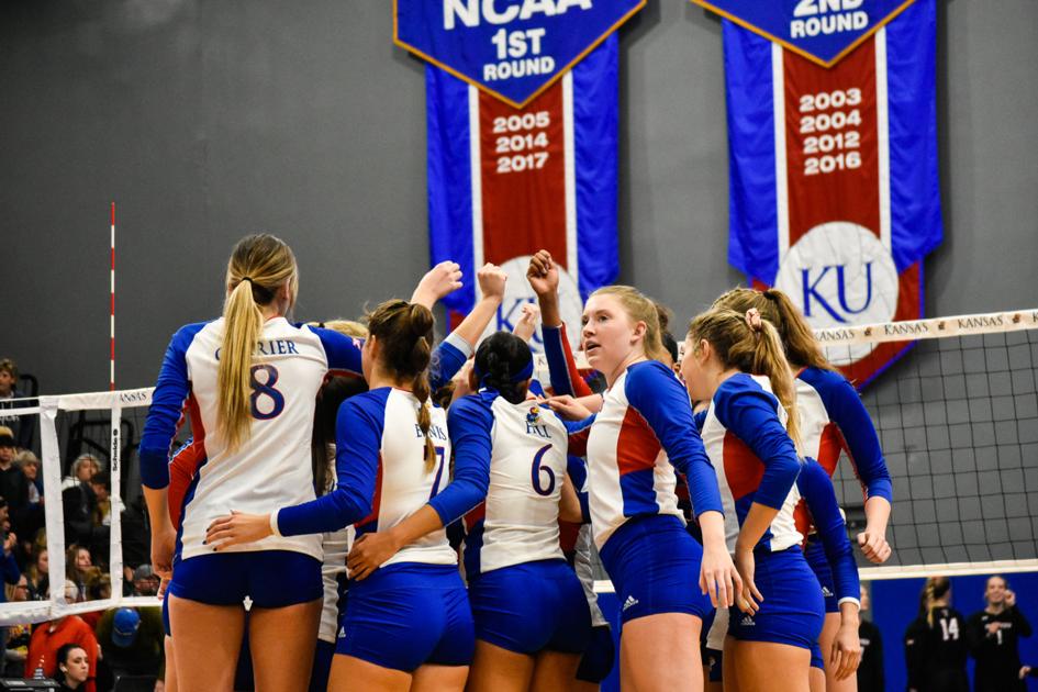 All Around Balance Leads To Kansas Volleyball S Win Over Texas Tech Sports Kansan Com