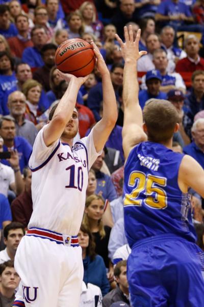 Mykhailiuk S Career Night Guides Kansas To Win Over South Dakota