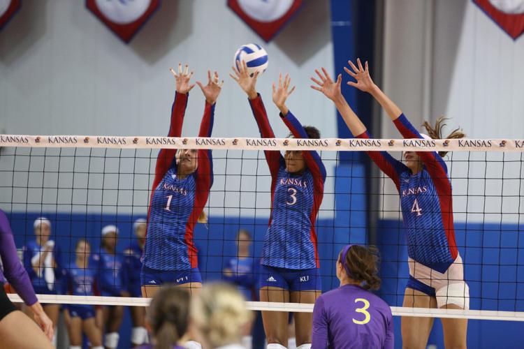 Gallery Kansas Volleyball vs. Gallery