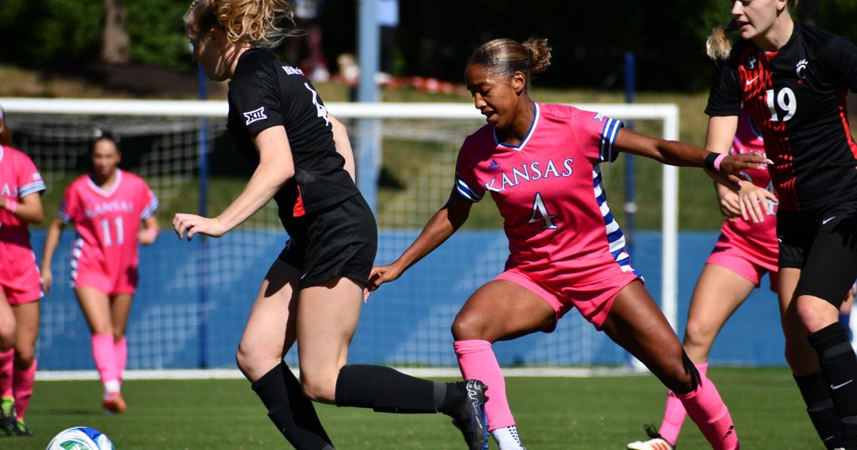 Fast start propels Kansas past BYU for 3–1 win in Provo