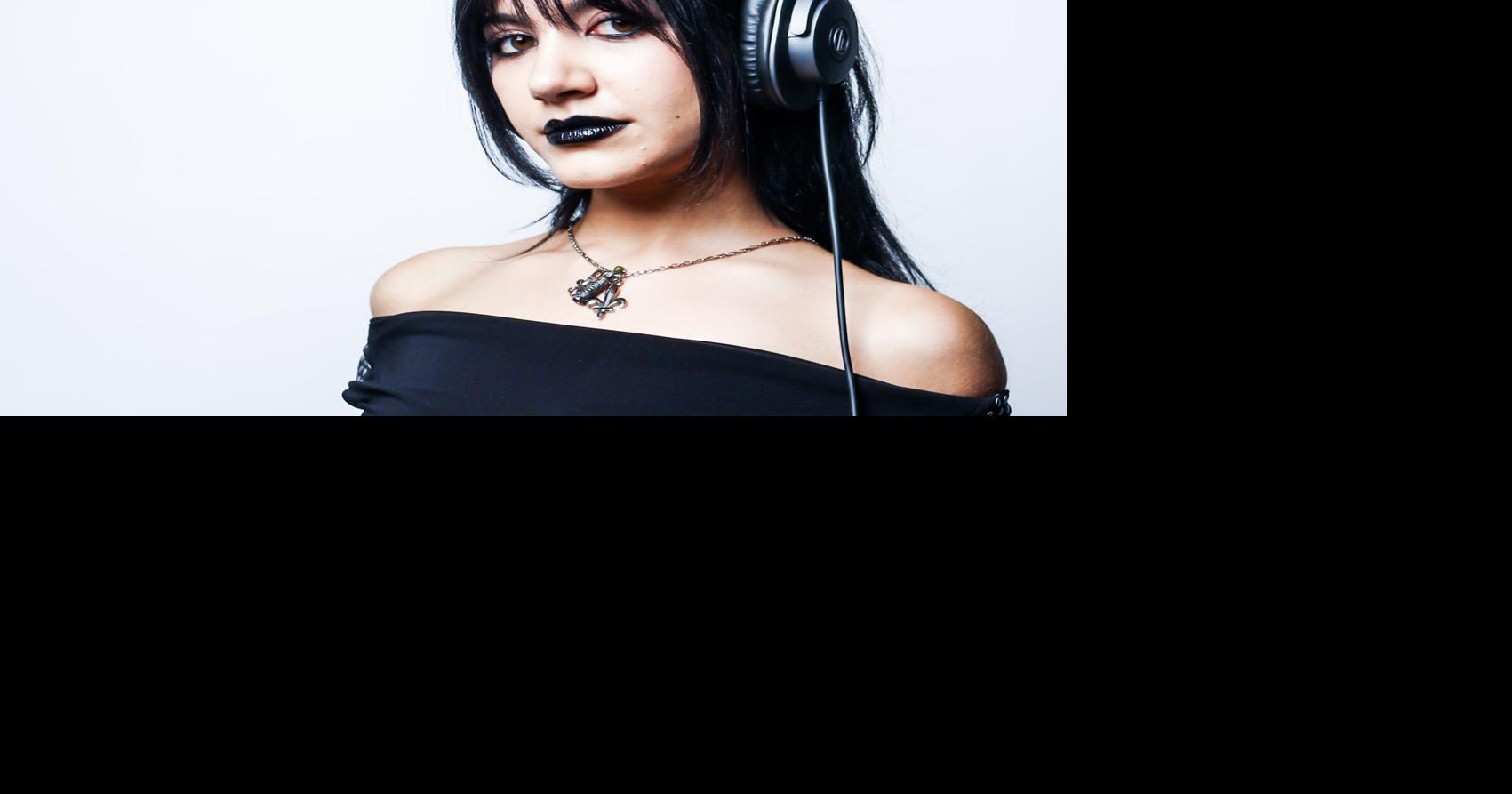 Student Series: DJ mixes electronic music into masterpieces | Arts ...