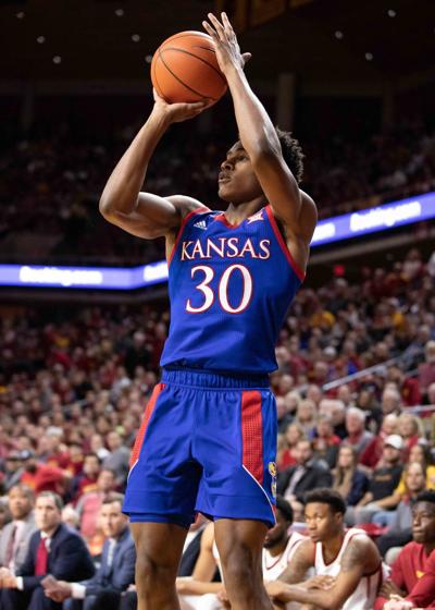 Kansas Men S Basketball Holds Off Tcu 60 46 Bill Self Earns 700th Career Win Sports Kansan Com