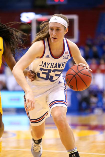 Ku Women S Basketball Veterans Reflect On Emotional Senior Night Sports Kansan Com