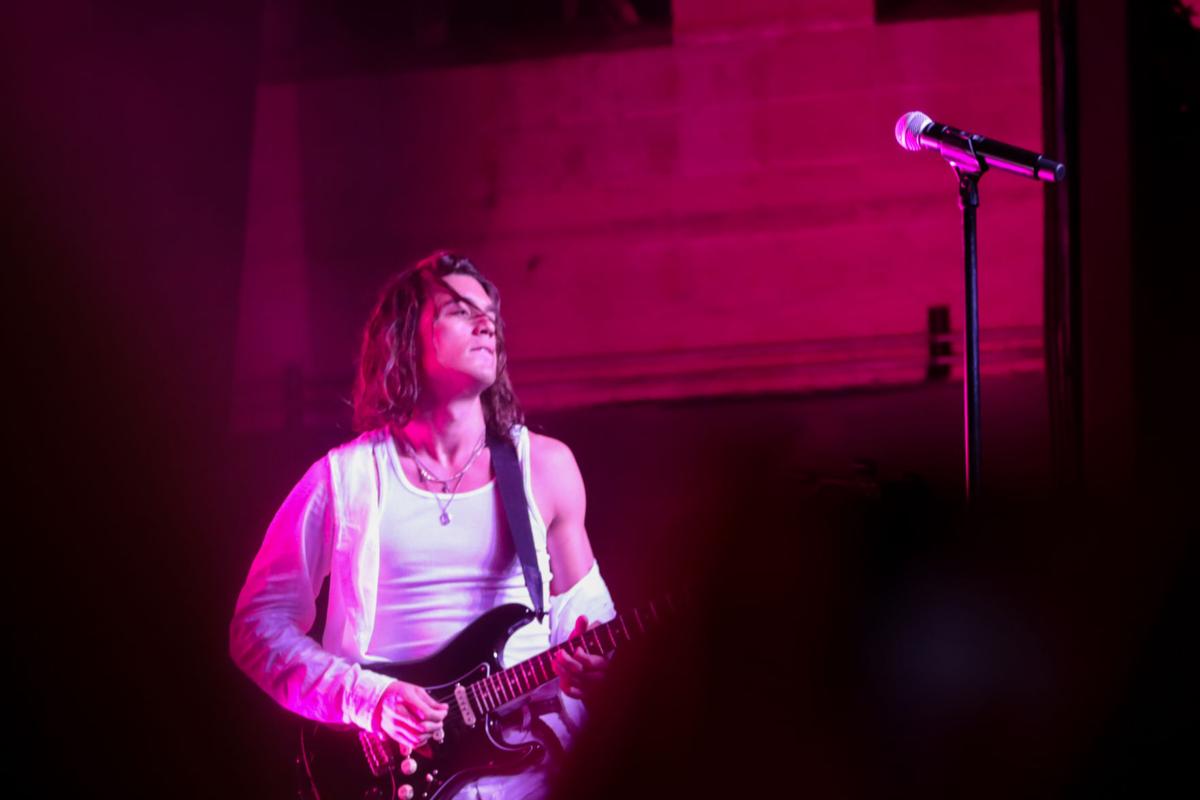lany dagny captivate kc crowd with performance the lany dagny captivate kc crowd with performance the