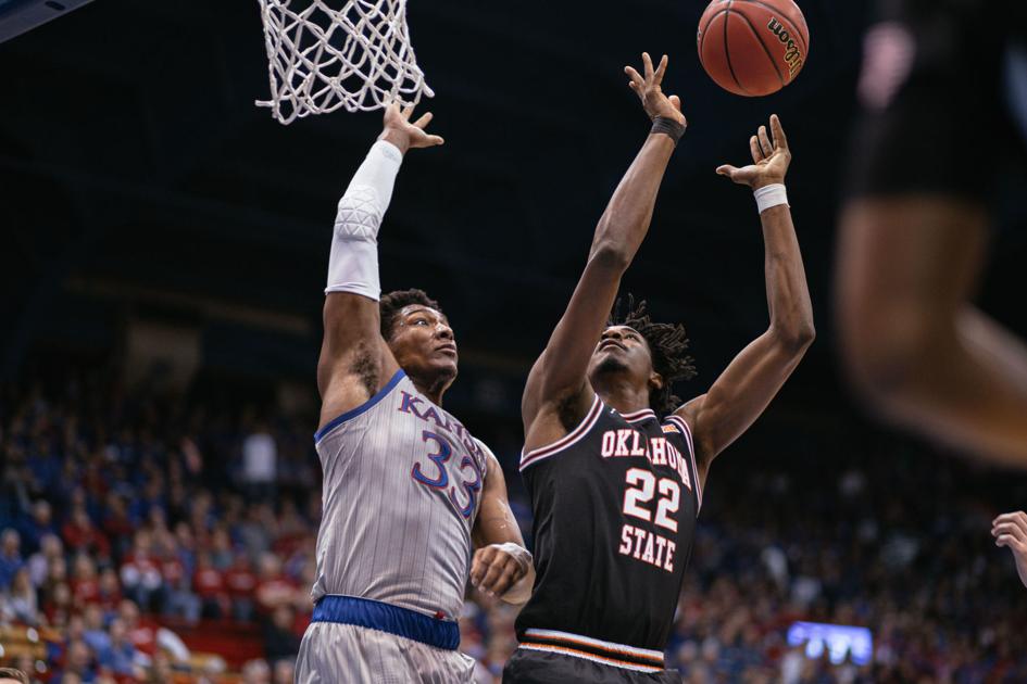 Kansas Men S Basketball Hopes To Replace Azubuike S Production