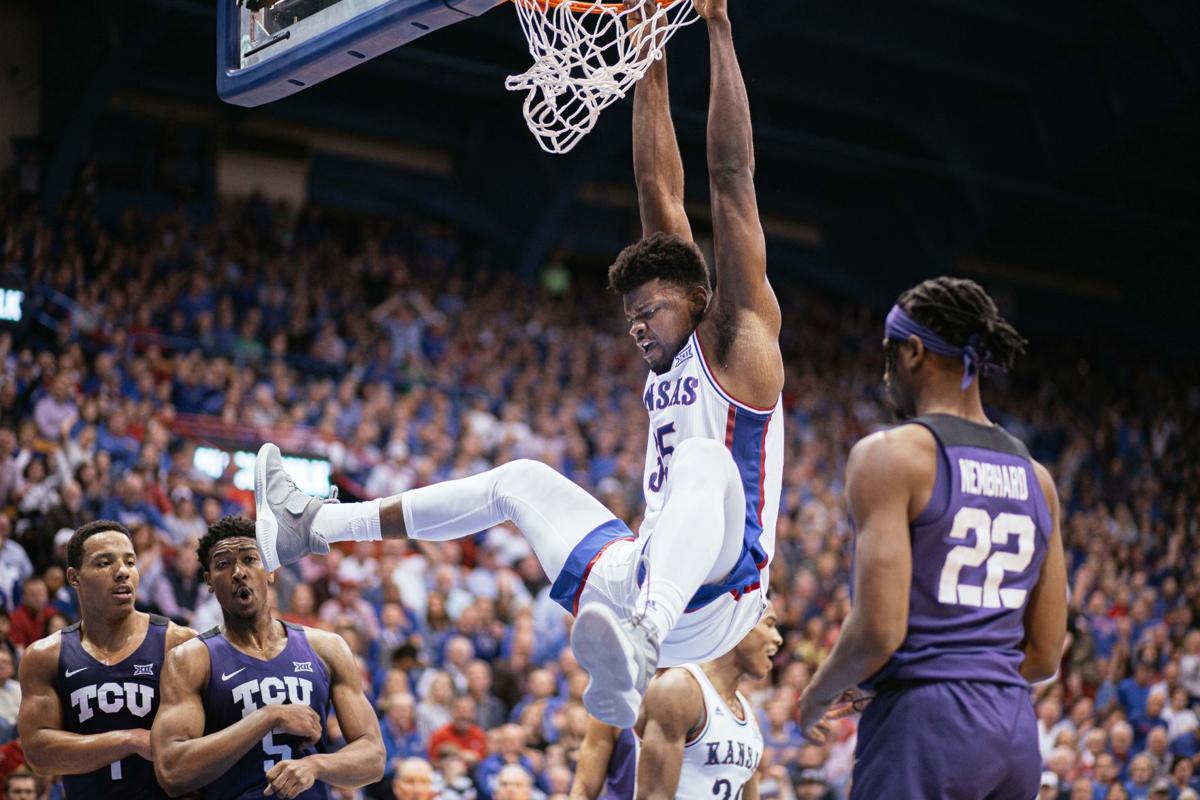 Kansas Men S Basketball Clinches At Least A Share Of Big 12 Title With Win Over Tcu Sports Kansan Com