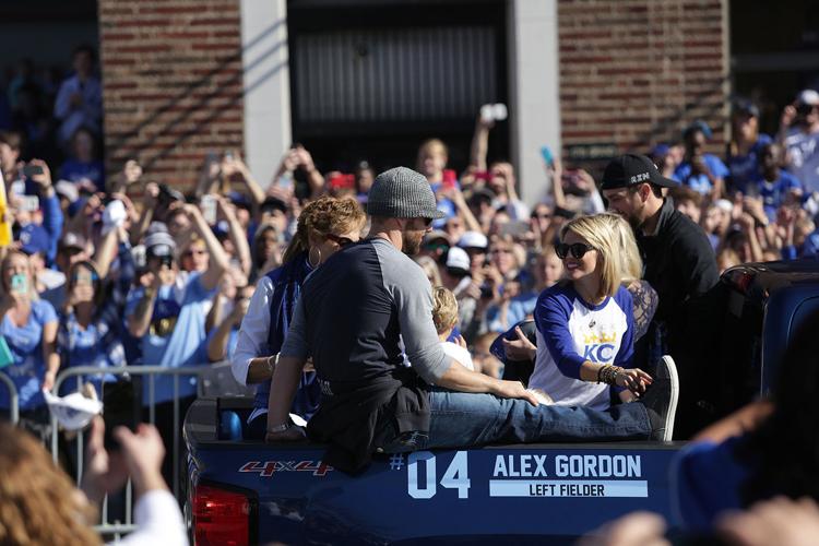 The Kansas City Star - An estimated 800,000 people filled the entire space  between Union Station and Liberty Memorial on Tuesday as Kansas City  celebrated the Royals' World Series championship with a