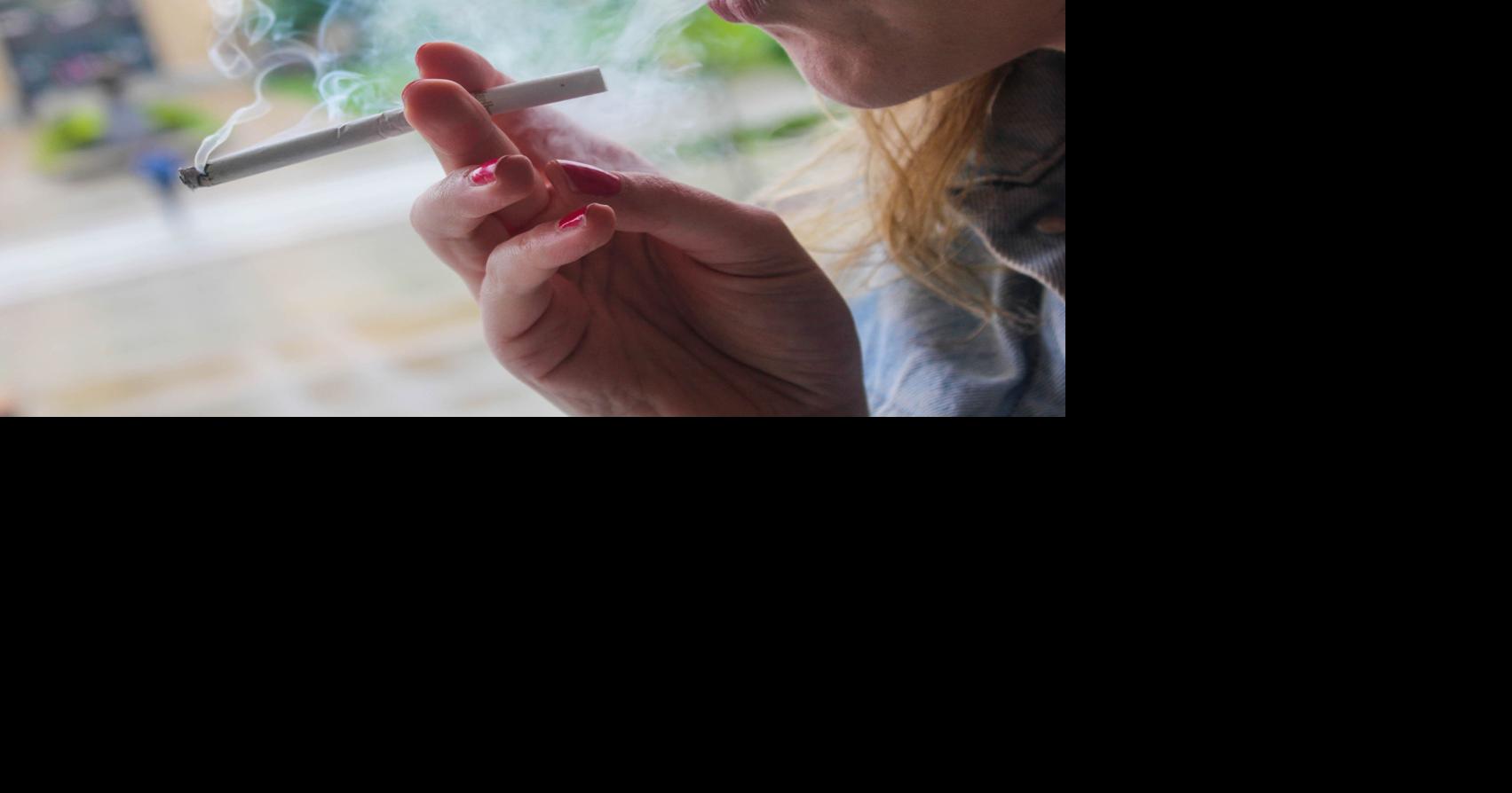 how to use a tobacco roller How to Roll a Cigarette with a Cigarette Roller