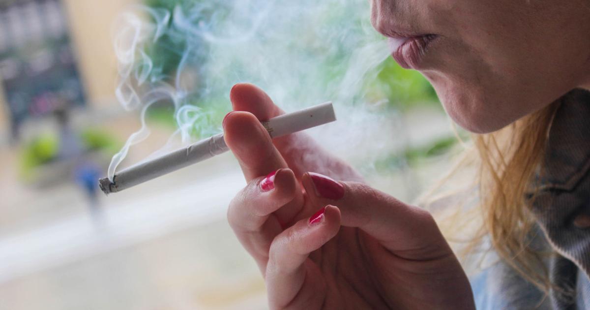 how to use a tobacco roller How to Roll a Cigarette with a Cigarette Roller how to use a tobacco roller How to Roll a Cigarette with a Cigarette Roller