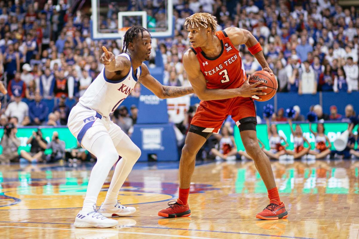 Final Defensive Stand Goes Kansas Men S Basketball S Way In