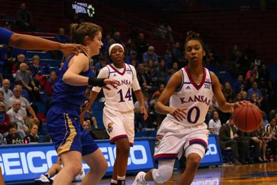 Umkc S Defense Gives Kansas Women S Basketball Its First Challenge