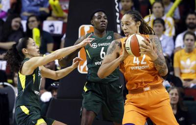 Is It Time To Give Wnba Players Comparative Pay Sports Kansan Com