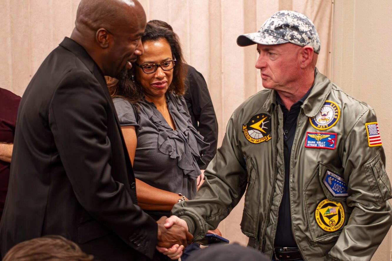 Sen. Mark Kelly visits Havasu in rural Arizona tour, encourages Mohave