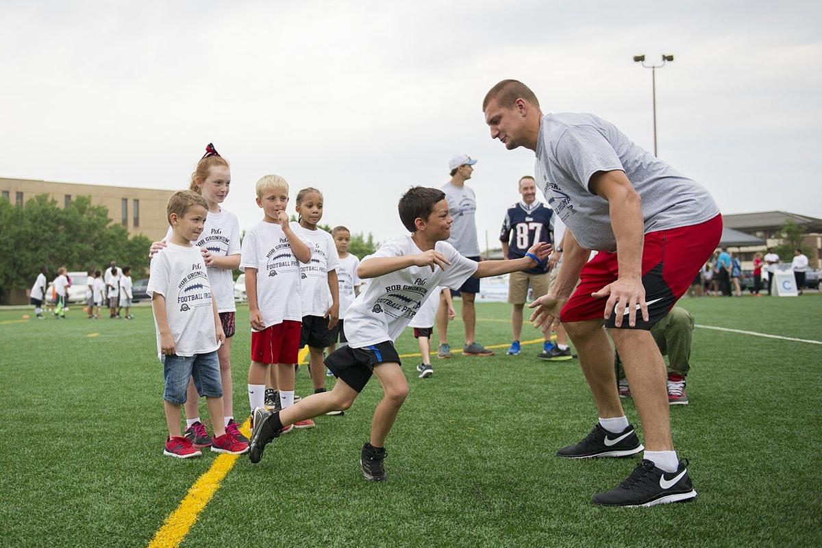 Tom Brady and Rob Gronkowski to be reunited with former teammate