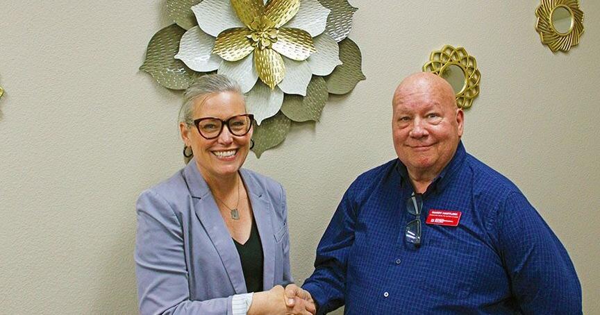 Gov. Hobbs makes visit to Parker - Vimarsana News