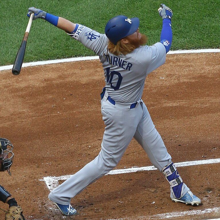 NLCS: Dodgers go up 2-0 on Turner's homer