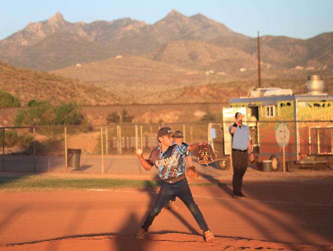 Little League Baseball Kingman teams have good showing at districts