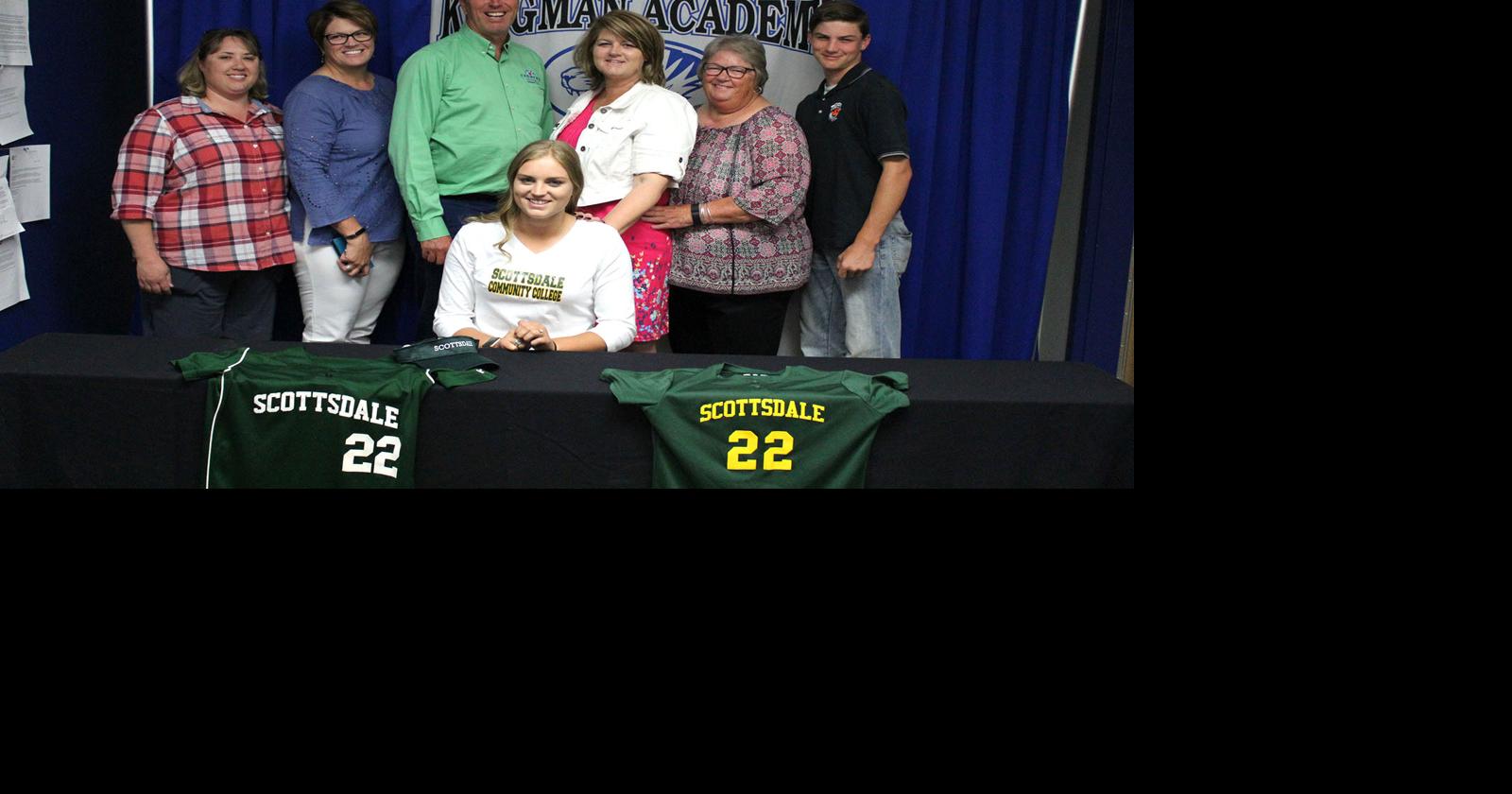 Prep Softball Academy's Edwards staying close at Scottsdale Community College