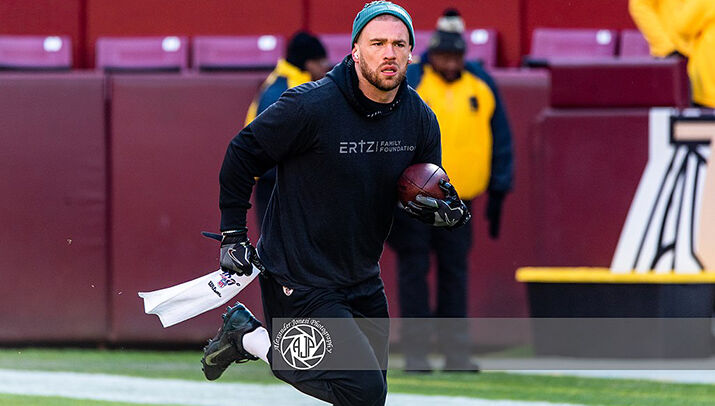 Zach Ertz re-signs with Arizona Cardinals