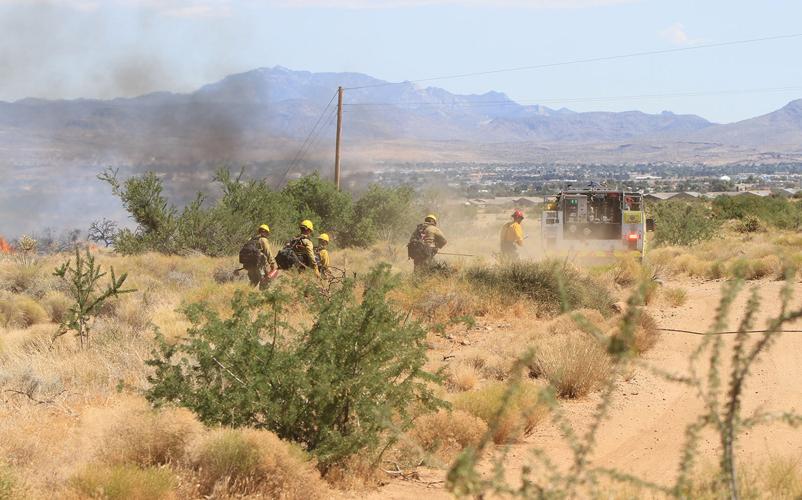 Wildfire 10 miles north of Kingman burning 831 ares, 100 contained 