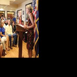 Visitors tour Kingman's new VA clinic | Features | kdminer.com