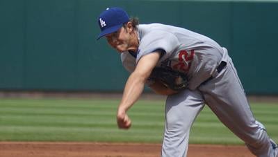 Clayton Kershaw stops steal of home, hands Dodgers 3-2 World