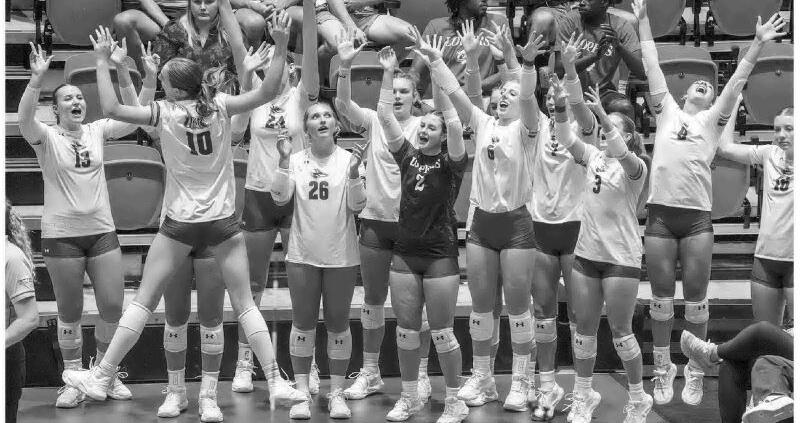 Lopers win at home