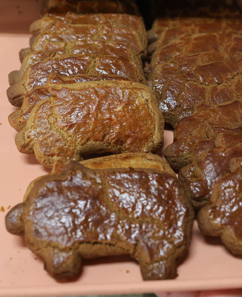 Gibbon community, complete strangers help Mary Chuy restaurant in