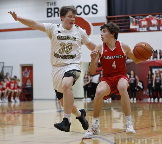 AnsleyLitchfield boys outlast Pleasanton in FKC quarterfinals