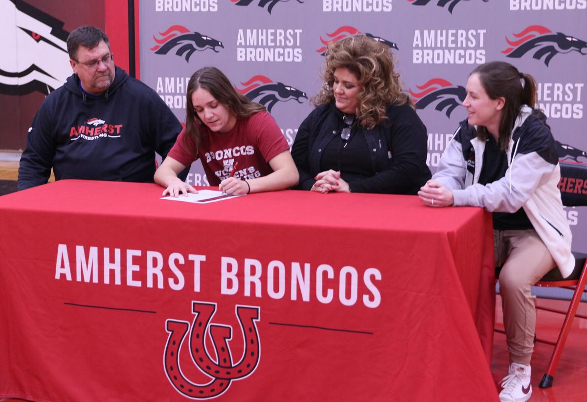 Amherst's Reagan Gallaway to wrestle for Hastings College