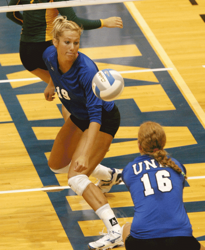 Lopers volleyball team sweeps in less than an hour