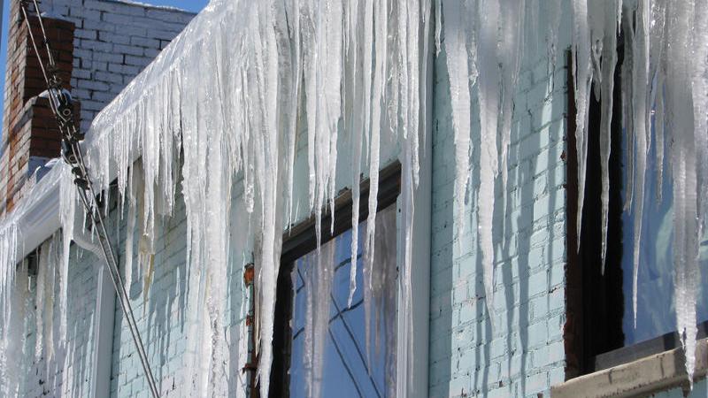 Icicles On The Side Of Your Roof Might Be A Sign Of A Bigger Problem Kearney Roofing Expert Says Local News Kearneyhub Com