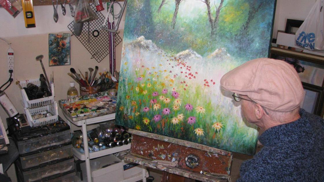 Art As An Outlet Montag Who Has Been A Quadriplegic For 40 Years Is Able To Paint Using A Special Cuff Lifestyles Kearneyhub Com