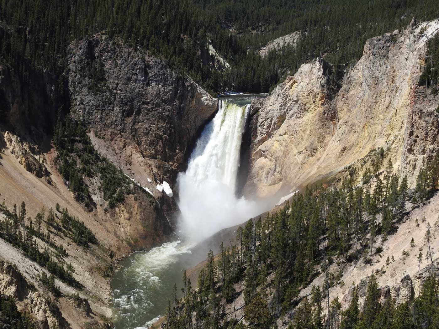 IL man's body found in Yellowstone National Park after 2 day search