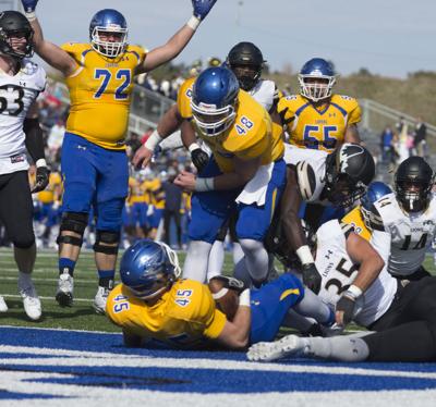 Fake Field Goal Puts Linebacker Among Unk S Receiving Leaders Unk Kearneyhub Com