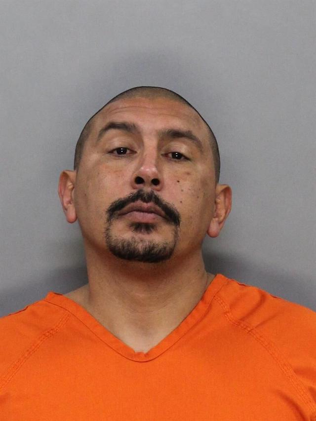 Kearney police arrest man after he flees traffic stop, hides under porch