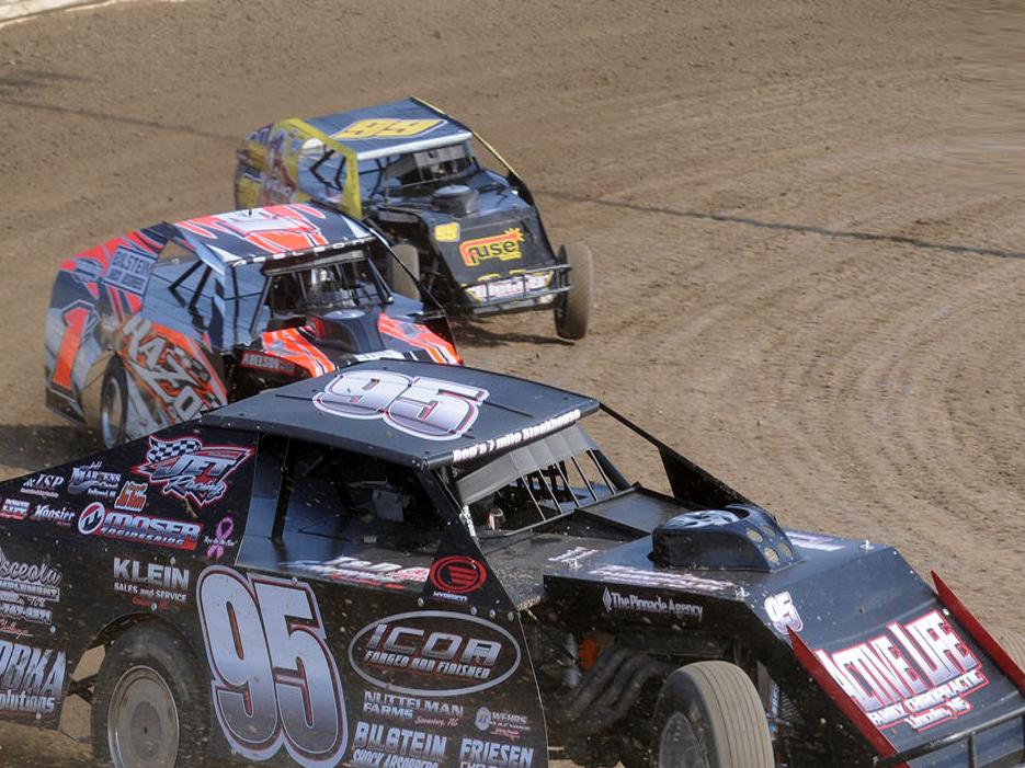 Lincoln Man In Critical Condition After Crash At Eagle Raceway Bellevue Man Released State Regional Kearneyhub Com