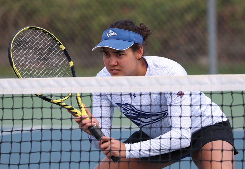 5 Continents, 1 Team: Loper tennis players form ‘beautiful bond’ in Kearney