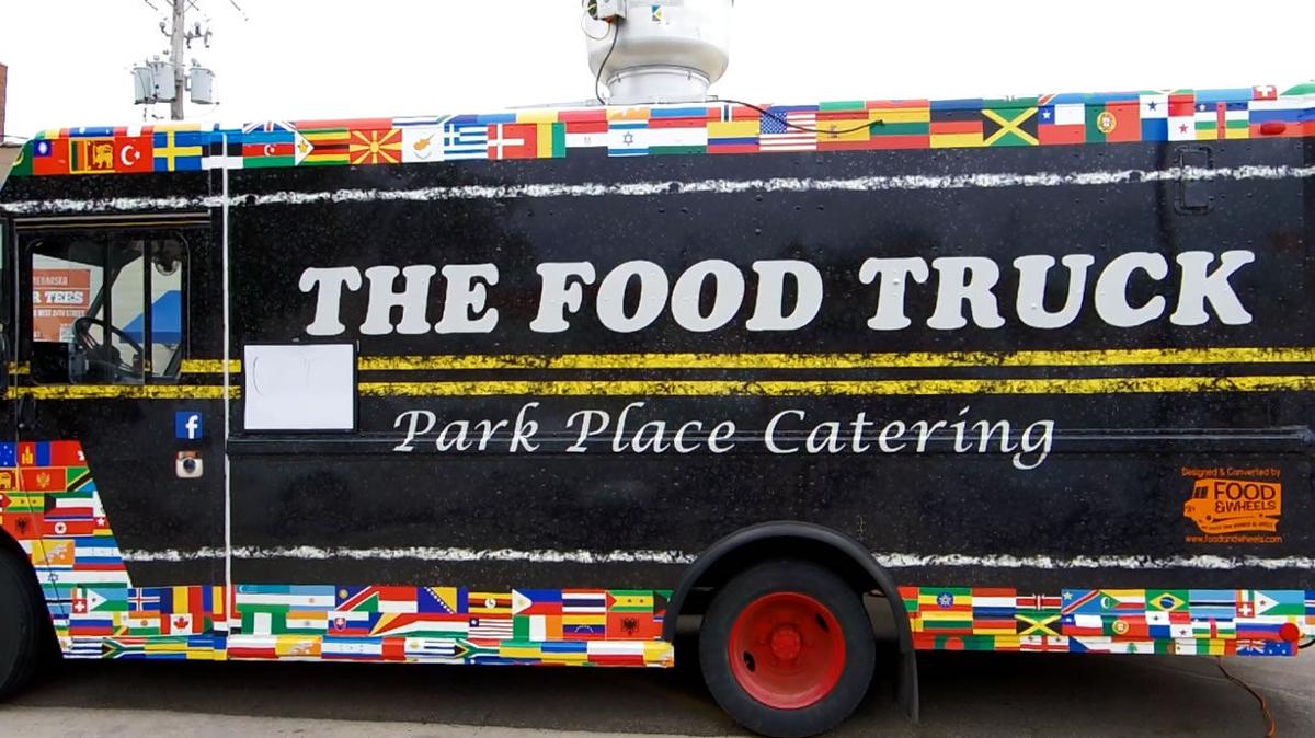Food Truck Cafe Gives Customers Chance To Sit Down Get Food On The Go Local News Kearneyhub Com