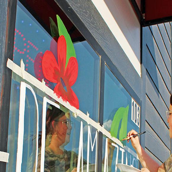 Artist Inspiring Holdrege With Murals For Businesses Local News