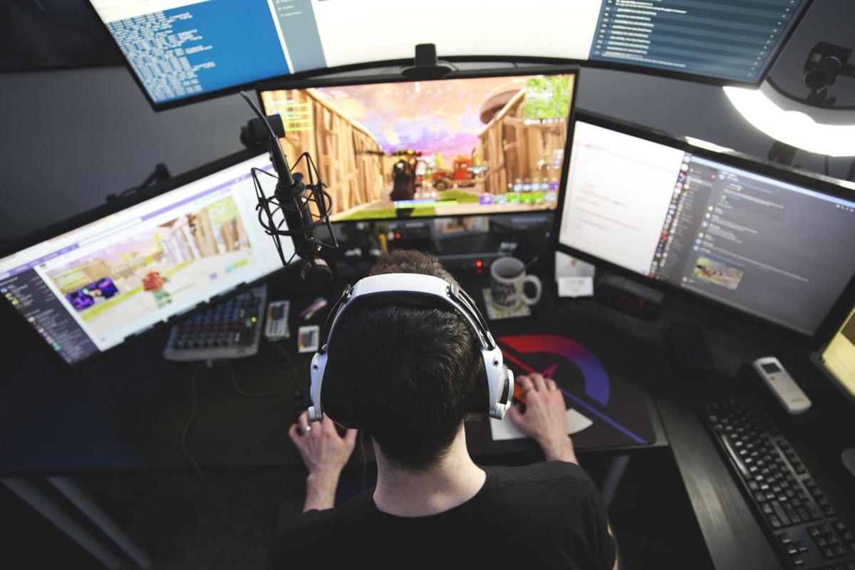 This Popular Nebraska Gamer Used His Fortnite Fame To Raise 1 3 Million For St Jude In 18 State Regional Kearneyhub Com This Popular Nebraska Gamer Used His Fortnite Fame To Raise 1 3 Million For St Jude In 18 State Regional Kearneyhub Com
