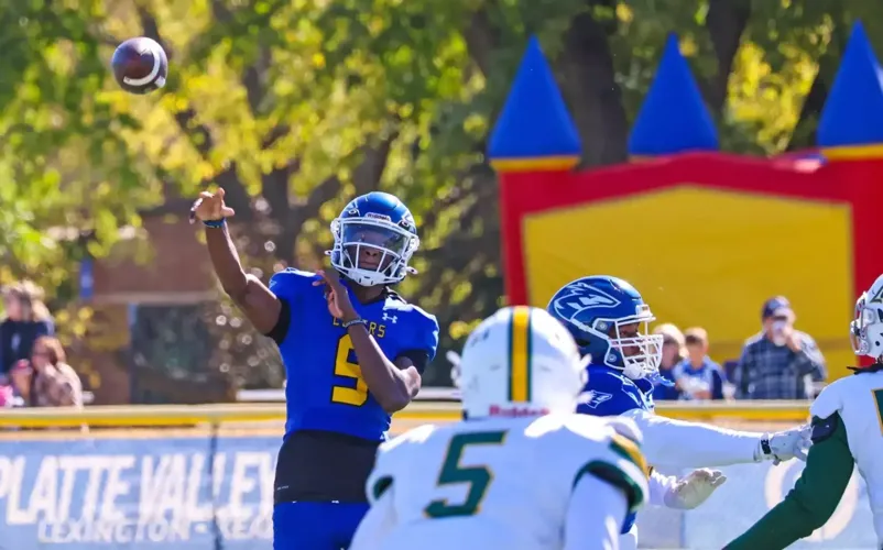 Lopers Hold Off the Lions, 16-13, to Earn First Win in 2026