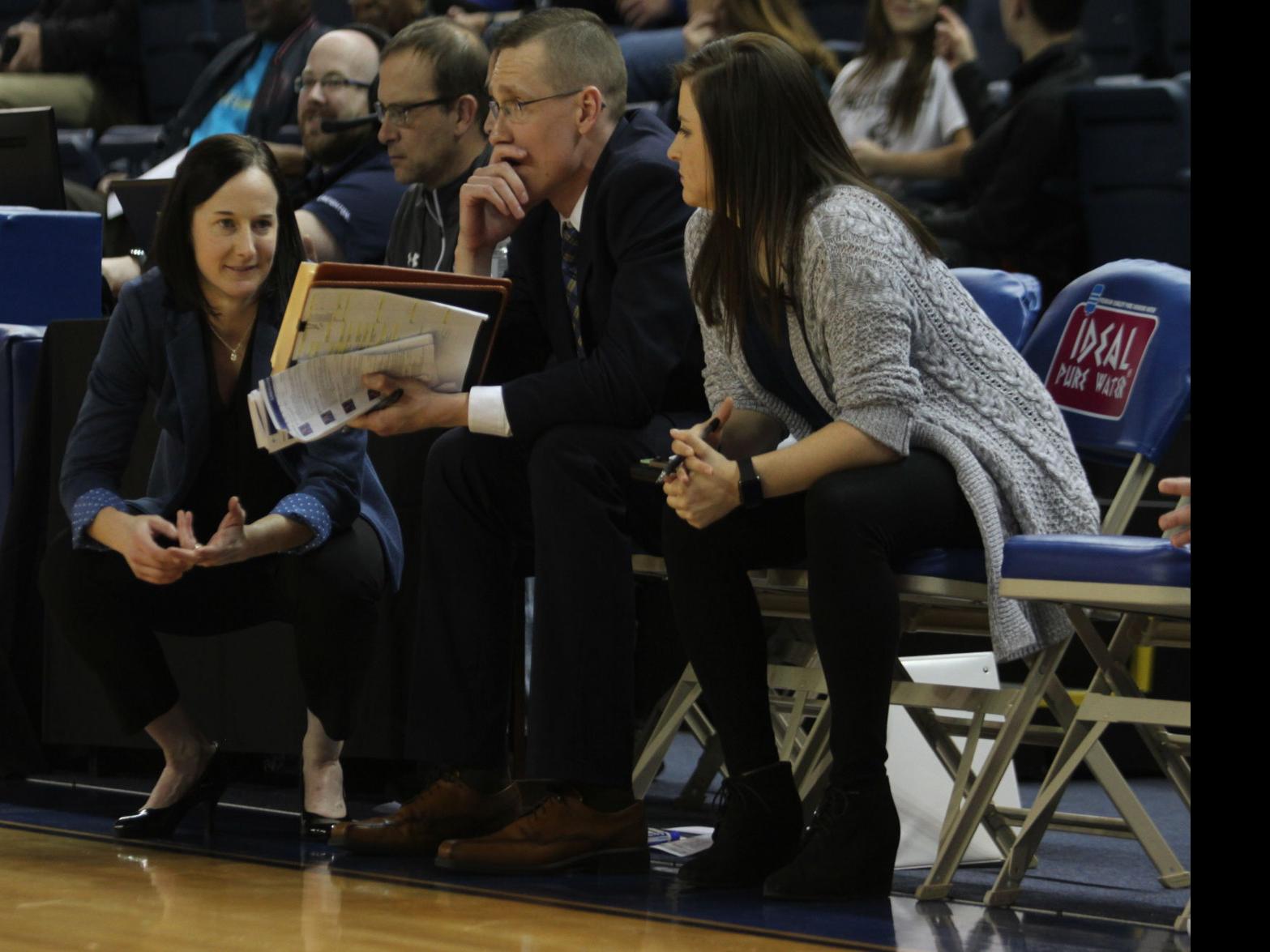 Unk Women S Basketball Coach Carrie Eighmey Challenged To Put All The Pieces Together Unk Kearneyhub Com