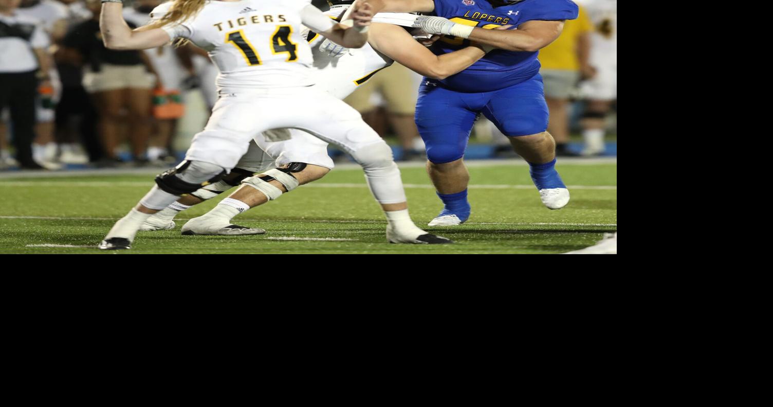 Offensive lineman Hunter Hays leads Lopers' takeoff to the air