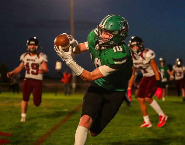 Twin Loup shocks topseeded Loomis in playoff opener