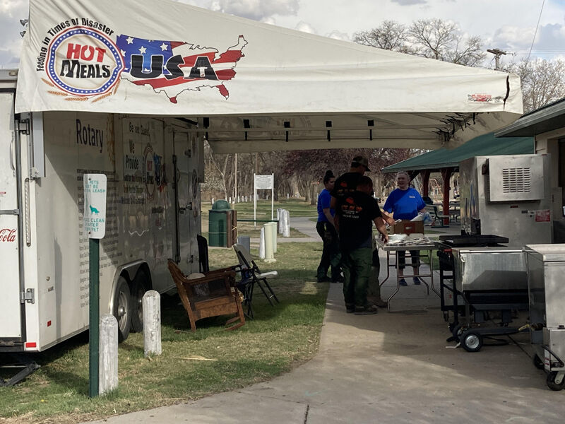Hot Meals USA goes to Cambridge to feed firefighters, volunteers