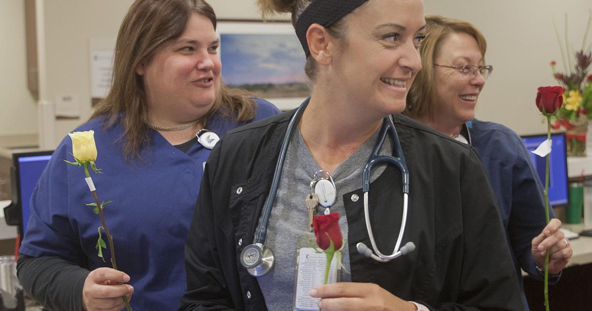 Hy-Vee floral team delivers 1,200 roses to hospital patients