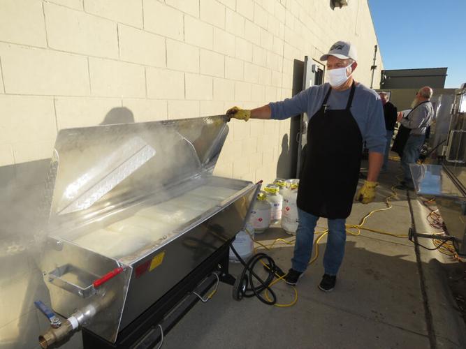 2,750 Thanksgiving dinners served by Hot Meals USA